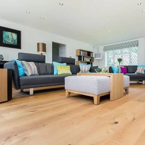Augustus Engineered Oak Rustic Wide Brushed & Oiled 220mm VE32 Augustus Engineered Oak Rustic Wide Brushed & Oiled 220mm VE32